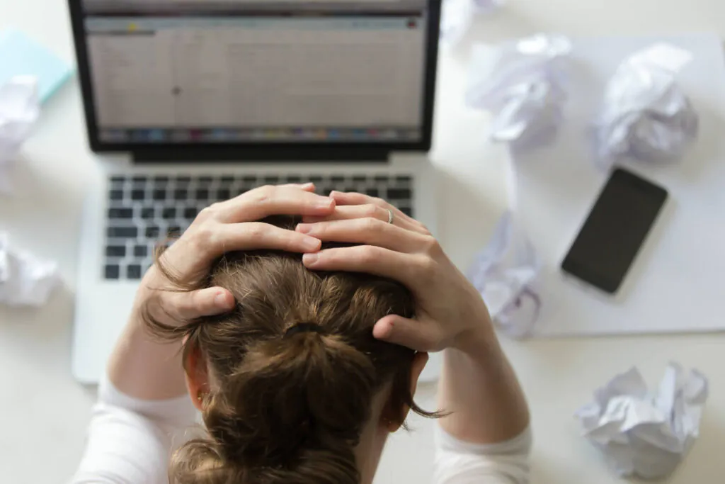 Saúde No Trabalho: 7 Sinais E Sintomas Que Você Não Deve Ignorar Durante A Rotina Profissional 2 Saúde No Trabalho